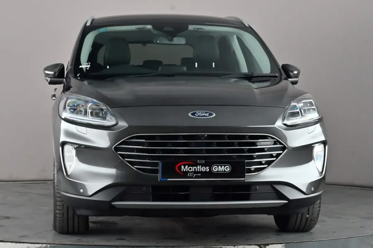 Usado Ford Kuga Titanium 225 HP (165 kW) 2020 Cinzento SUV