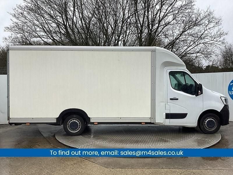 Used Renault Master Business 2023 White MPV