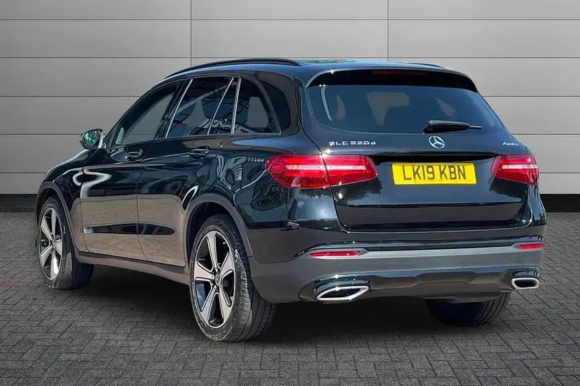 Used Mercedes GLC220 Urban 170 HP (125 kW) 2019 Obsidian black SUV