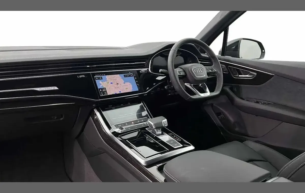 New Audi Q7 Black Edition 389 HP (286 kW) 2026 Black SUV