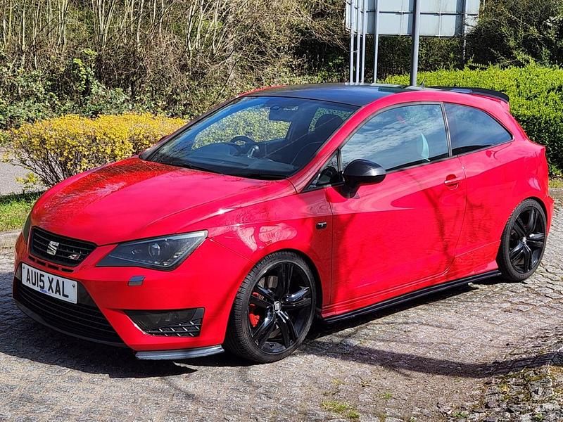 Begagnad Seat Ibiza CUPRA 2015 Röd Halvkombi