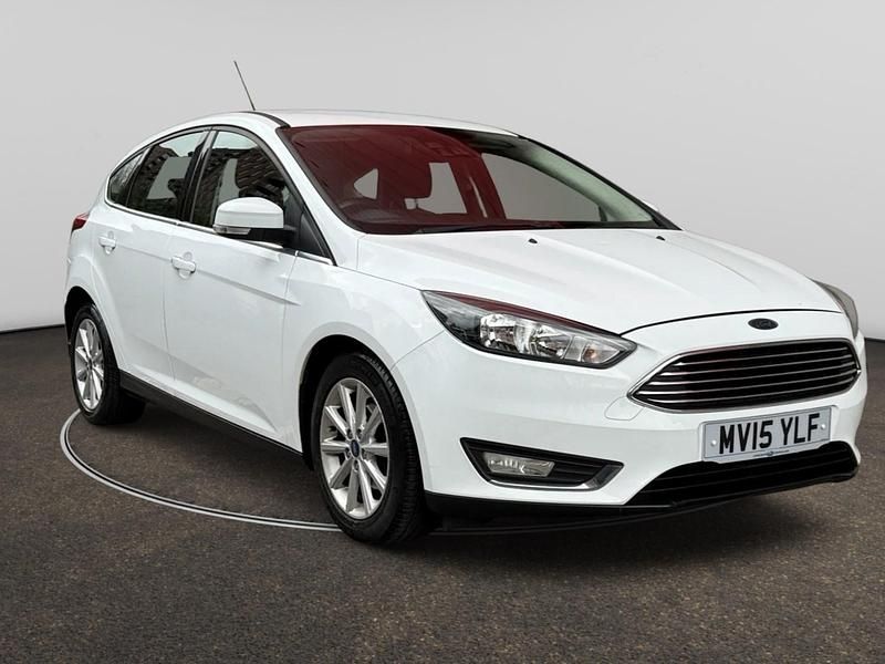 Used Ford Focus Titanium 2015 White Hatchback