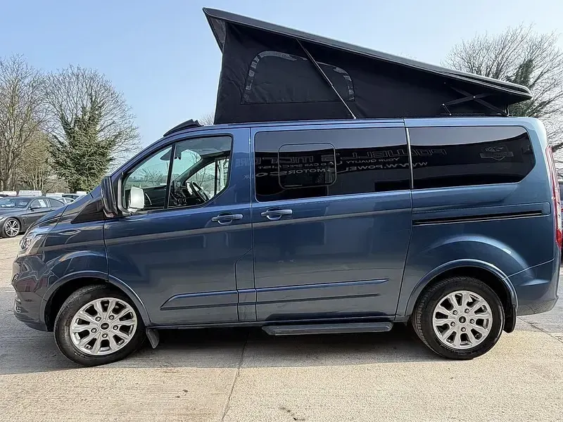 Used Ford Tourneo Custom Titanium 130 HP (95 kW) 2018 Blue Van