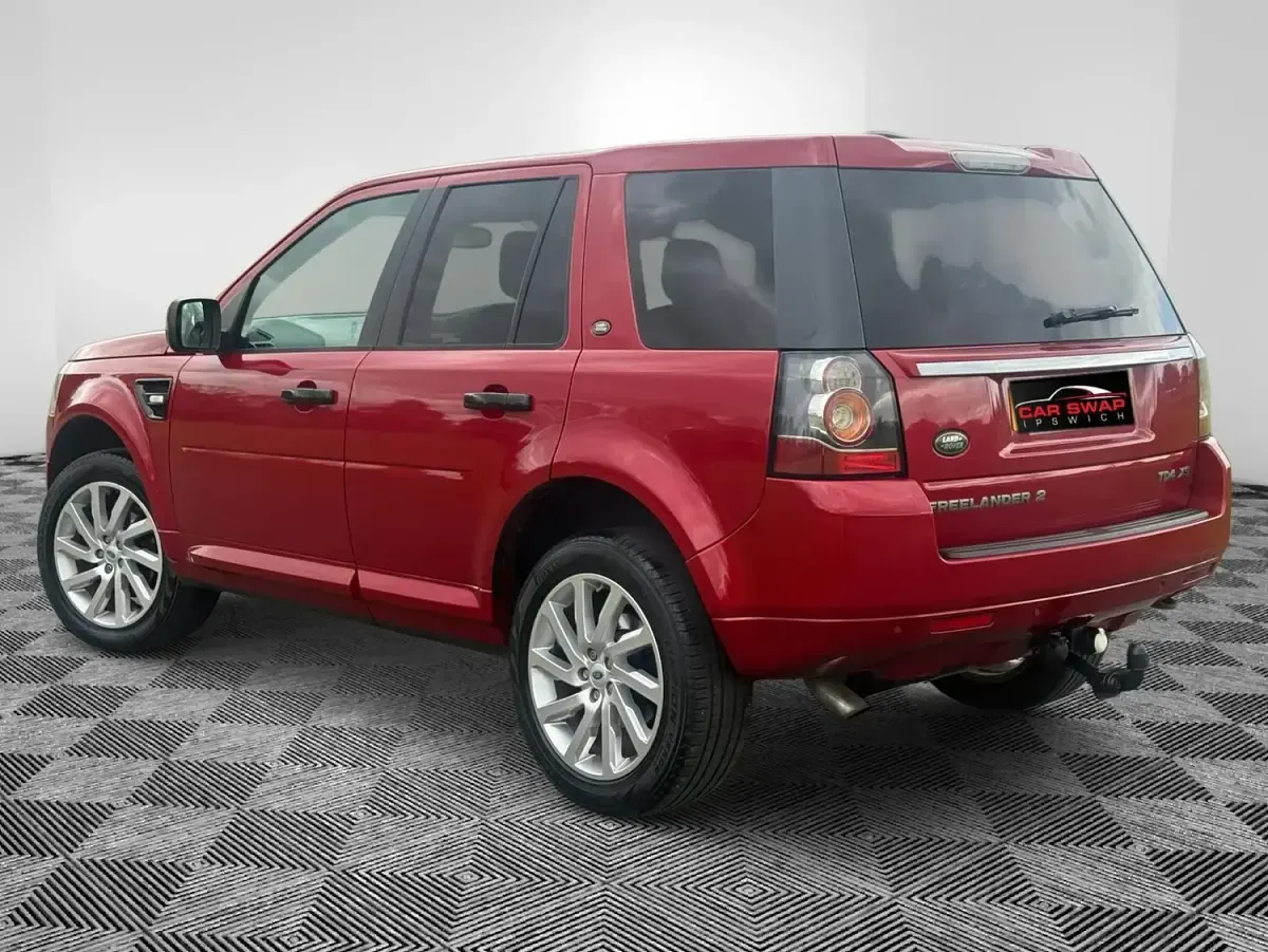 Used Land Rover Freelander 2 150 HP (110 kW) 2014 Red SUV