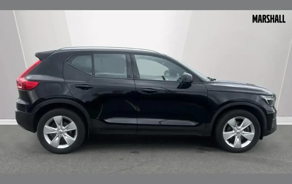 Usado Volvo XC40 Core 161 HP (118 kW) 2023 Preto SUV