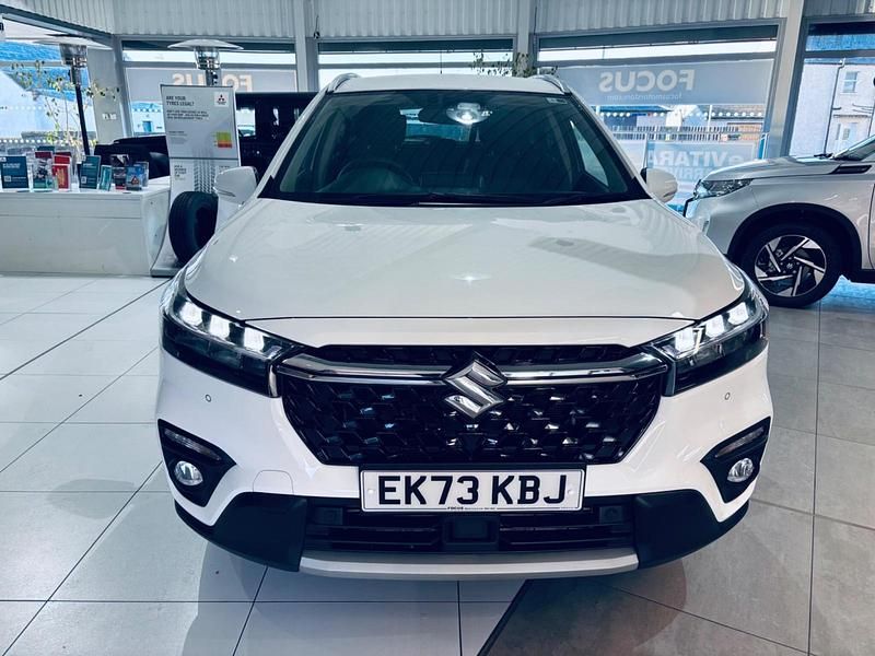 Used Suzuki SX4 S-Cross 2023 White Hatchback