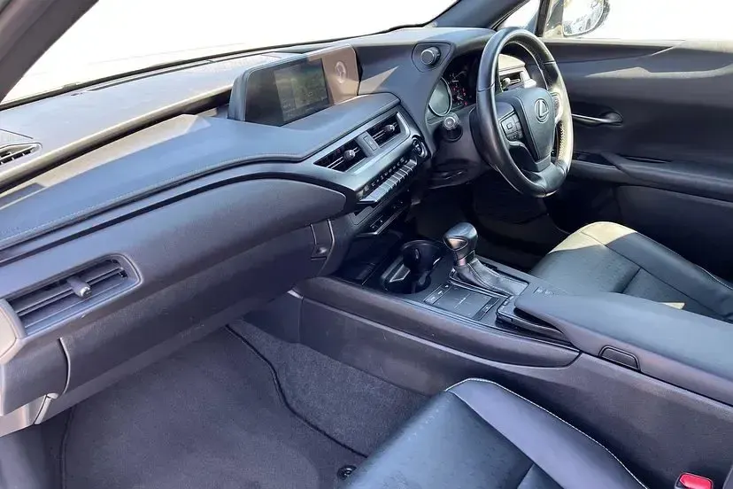 Used Lexus UX Sport Line 181 HP (133 kW) 2022 Sonic white SUV
