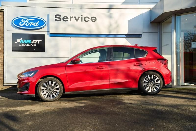Used Ford Focus Titanium X 155 HP (114 kW) 2023 Red Hatchback