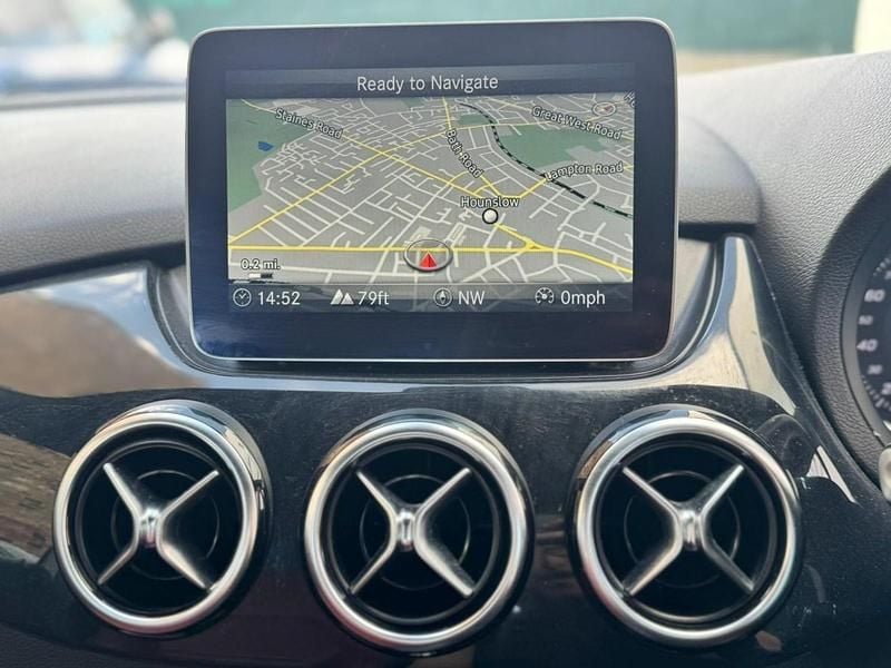 Begagnad Mercedes B220 Exclusive 2018 Grå Minibuss