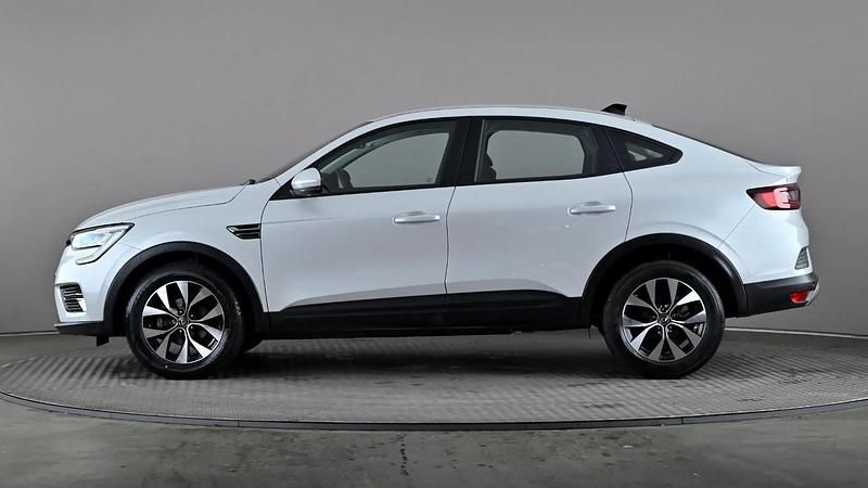 Used Renault Arkana Iconic 138 HP (101 kW) 2022 White SUV