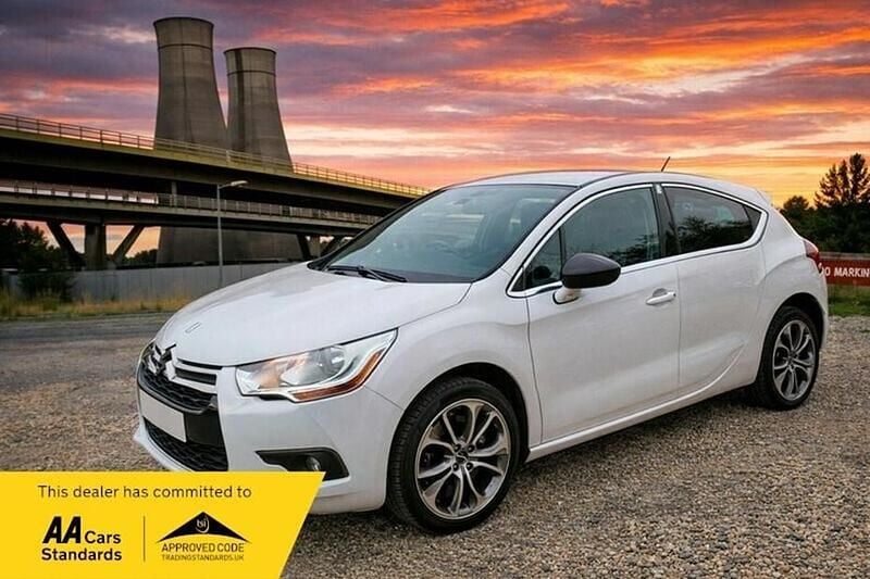 Used Citroën DS4 120 HP (88 kW) 2015 White Hatchback