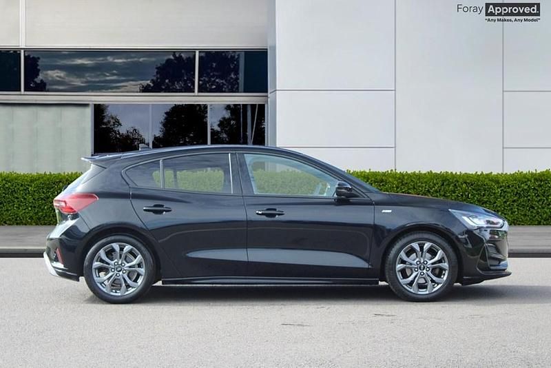 Używany Ford Focus ST-Line 2023 Czarny Hatchback