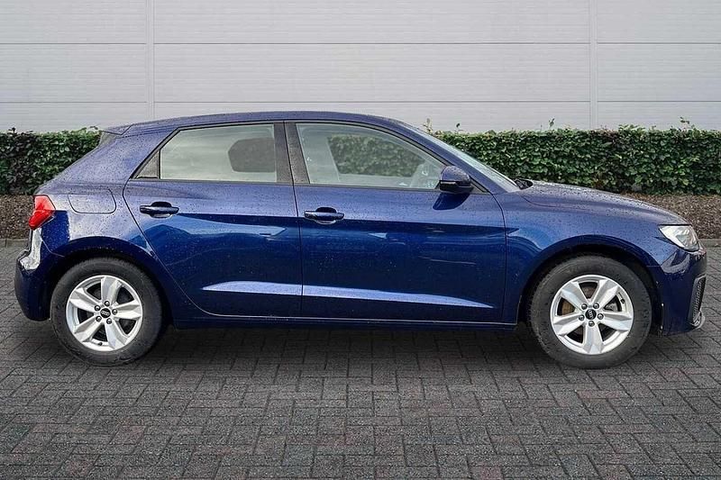 Used Audi A1 Design 94 HP (69 kW) 2023 Blue SUV