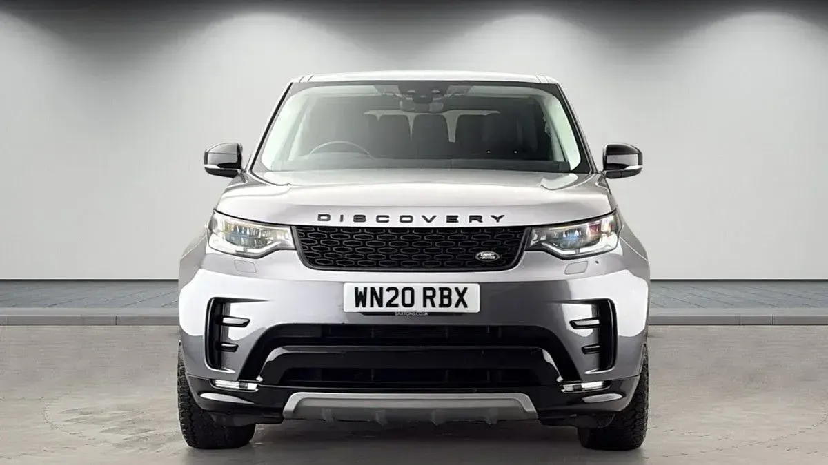 Usado Land Rover Discovery 5 Landmark 306 CV (225 kW) 2020 Gris SUV