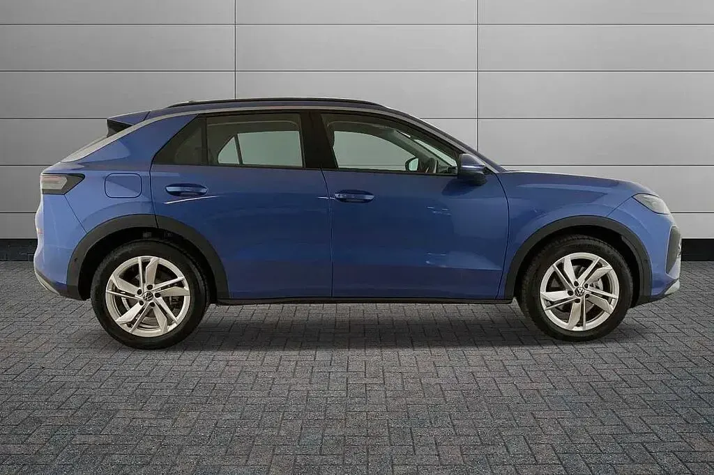New VW T-Roc Life 150 HP (110 kW) 2026 Celestial blue SUV