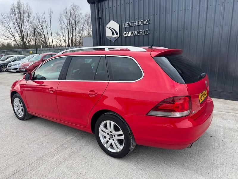 Used VW Golf VII SE 105 HP (77 kW) 2013 Red Estate