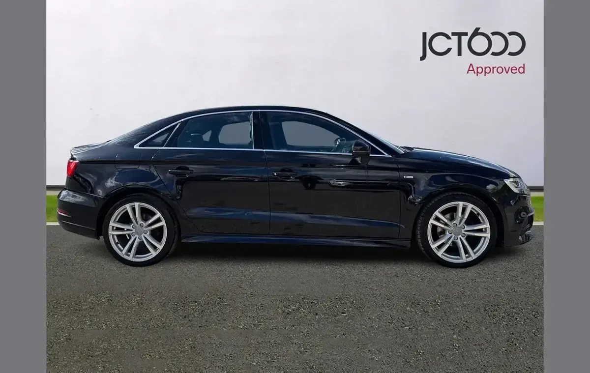 Begagnad Audi A3 S-Line 147 HK (108 kW) 2020 Svart Sedan