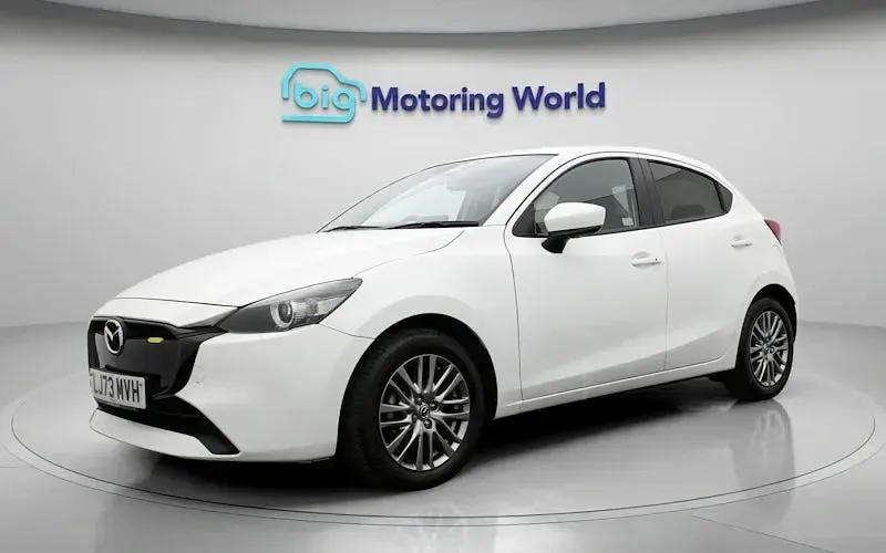Begagnad Mazda 2 Exclusive-Line 90 HK (66 kW) 2024 Vit Halvkombi