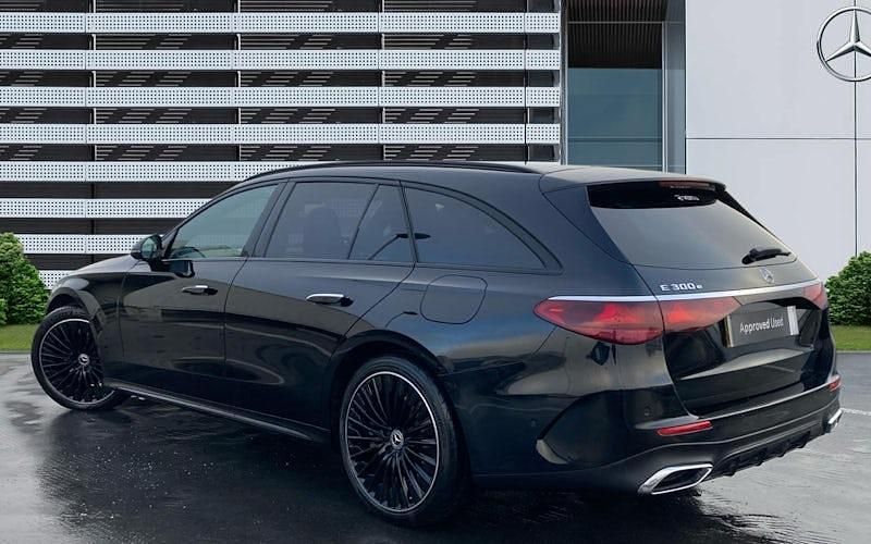 Used Mercedes E300 Urban 313 HP (230 kW) 2025 Black Estate