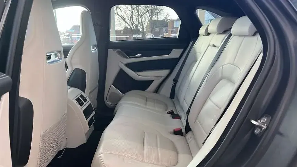 Used Jaguar F-Pace R-Dynamic 300 HP (220 kW) 2023 Black SUV