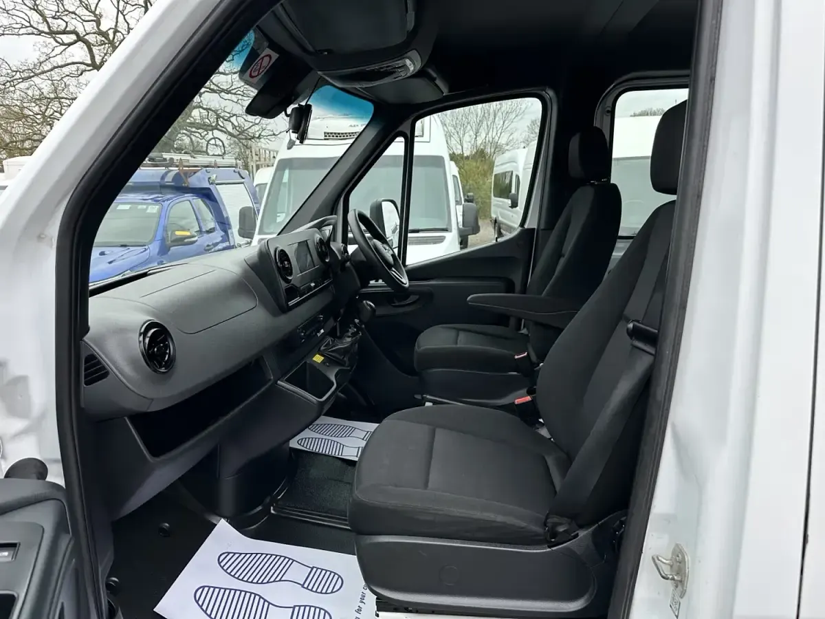 Usado Mercedes Sprinter 150 HP (110 kW) 2023 Branco Van