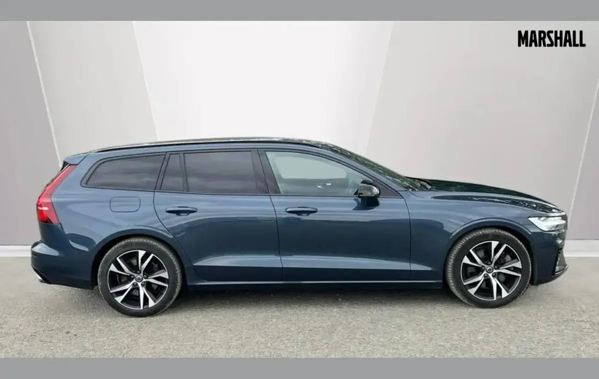 Usado Volvo V60 R-Design 350 HP (257 kW) 2022 Azul Carrinha