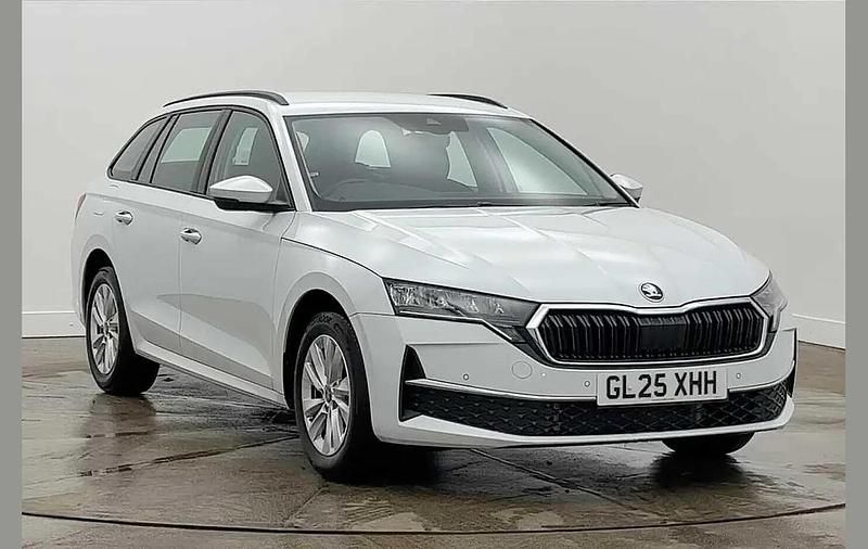 Used Skoda Octavia SE Technology 113 HP (83 kW) 2025 White Estate