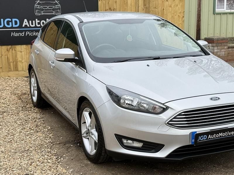 Used Ford Focus Zetec 100 HP (73 kW) 2017 Silver Hatchback