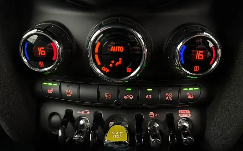 Used Mini Cooper S Level 2 135 kW (184 HP) 2022 Green Hatchback