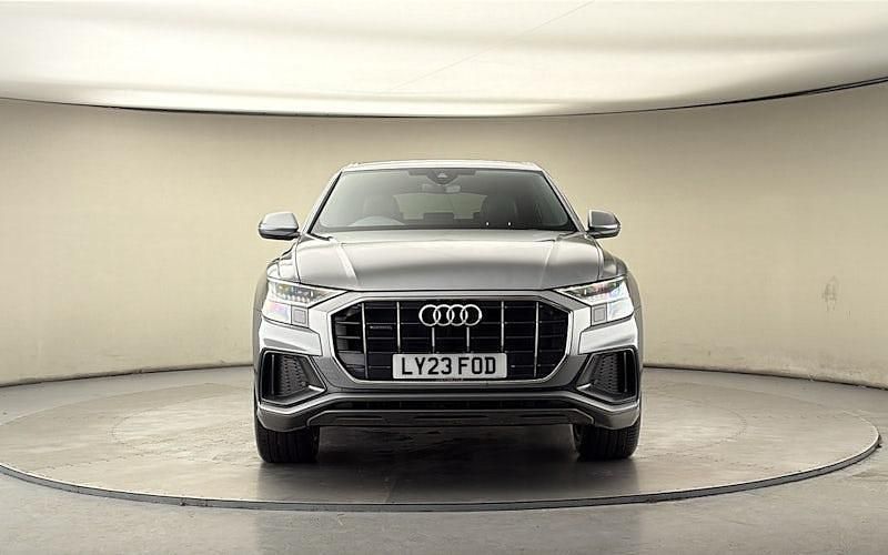 Used Audi Q8 S-Line 286 HP (210 kW) 2022 Daytona gray pearl effect/daytona gray pearl effec SUV