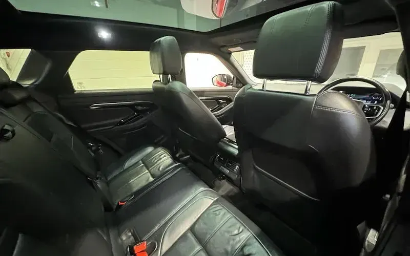 Used Land Rover Range Rover evoque SE Dynamic 207 HP (152 kW) 2021 Red SUV