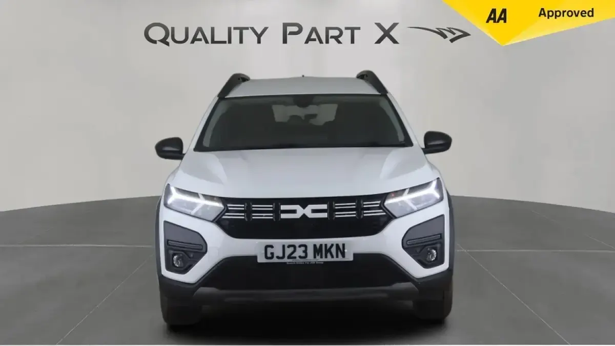 Used Dacia Jogger Extreme 110 HP (80 kW) 2023 White MPV