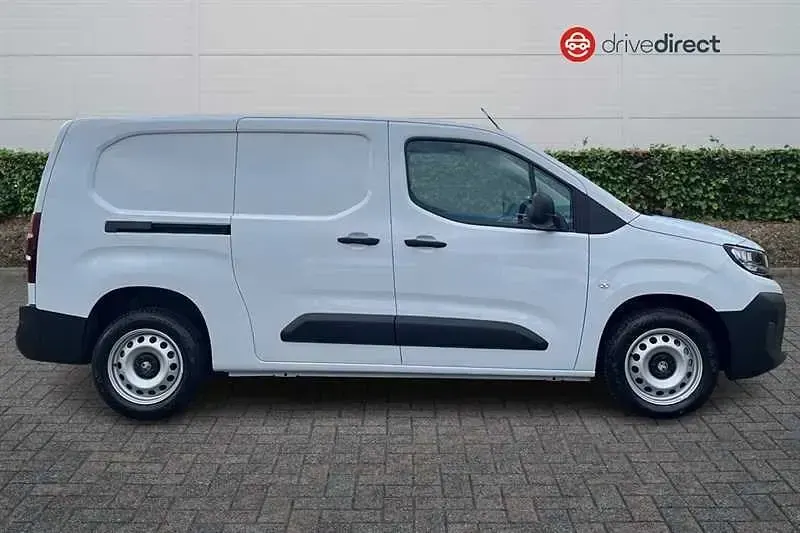 Nouă Vauxhall Combo S 100 CP (73 kW) 2026 Monovolum