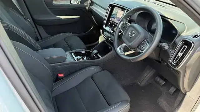 Used Volvo XC40 Plus 161 HP (118 kW) 2024 Grey SUV