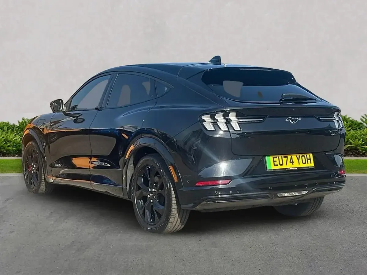 Used Ford Mustang Premium 294 HP (216 kW) 2024 Black Hatchback