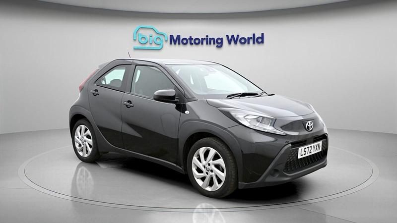 Used Toyota Aygo X PURE 71 HP (52 kW) 2022 Black SUV
