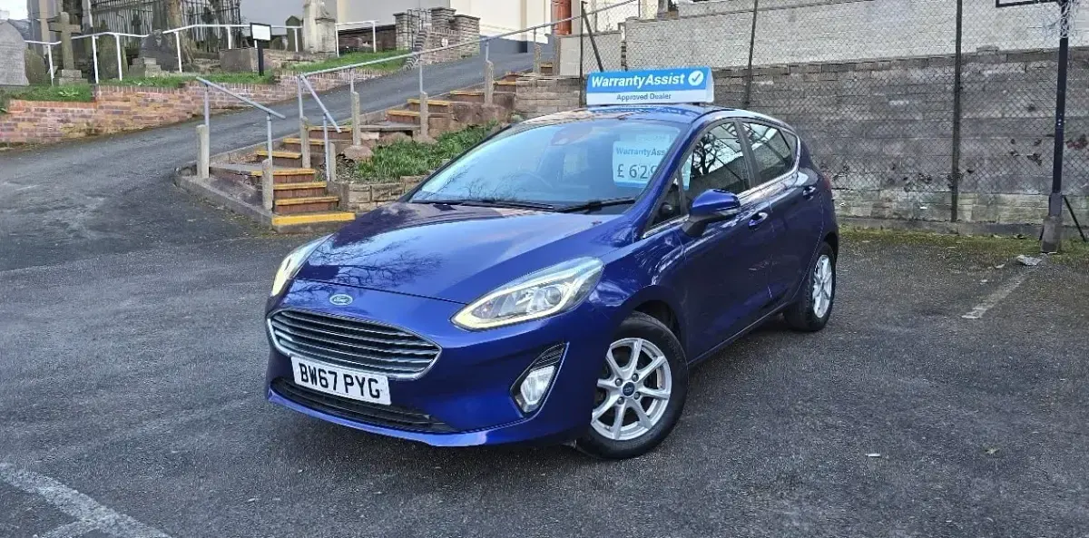 Begagnad Ford Fiesta Zetec 2018 Blå Halvkombi