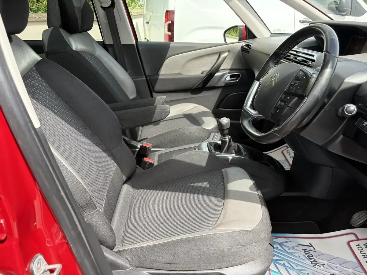 Used Citroën C4 Picasso Exclusive 2015 Red MPV
