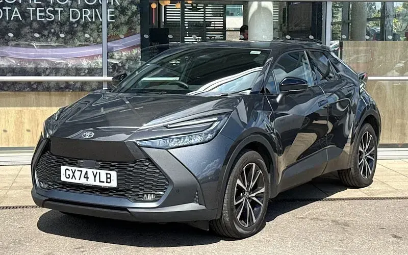 Usado Toyota C-HR Design 223 HP (164 kW) 2026 SUV