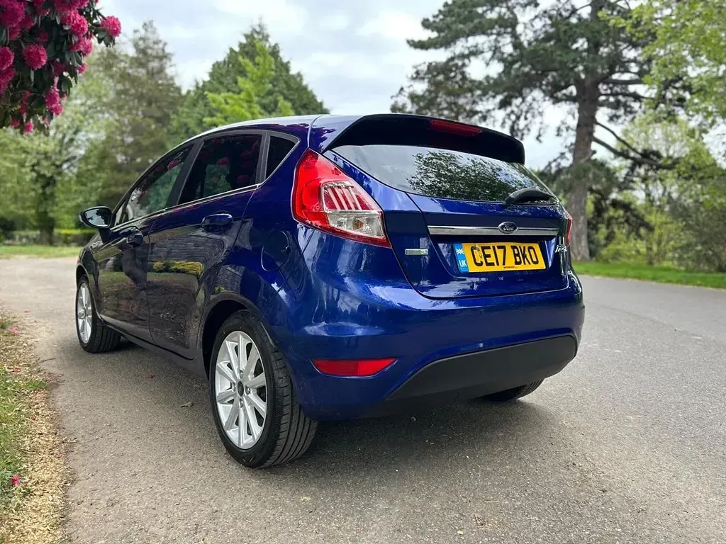 Używany Ford Fiesta Titanium 2017 Niebieski Hatchback