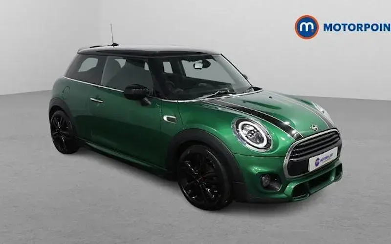 Begagnad Mini Cooper Hatch 136 HK (100 kW) 2021 Halvkombi