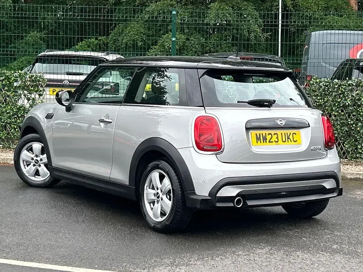 Used Mini Cooper Classic 136 HP (100 kW) 2023 Silver Hatchback