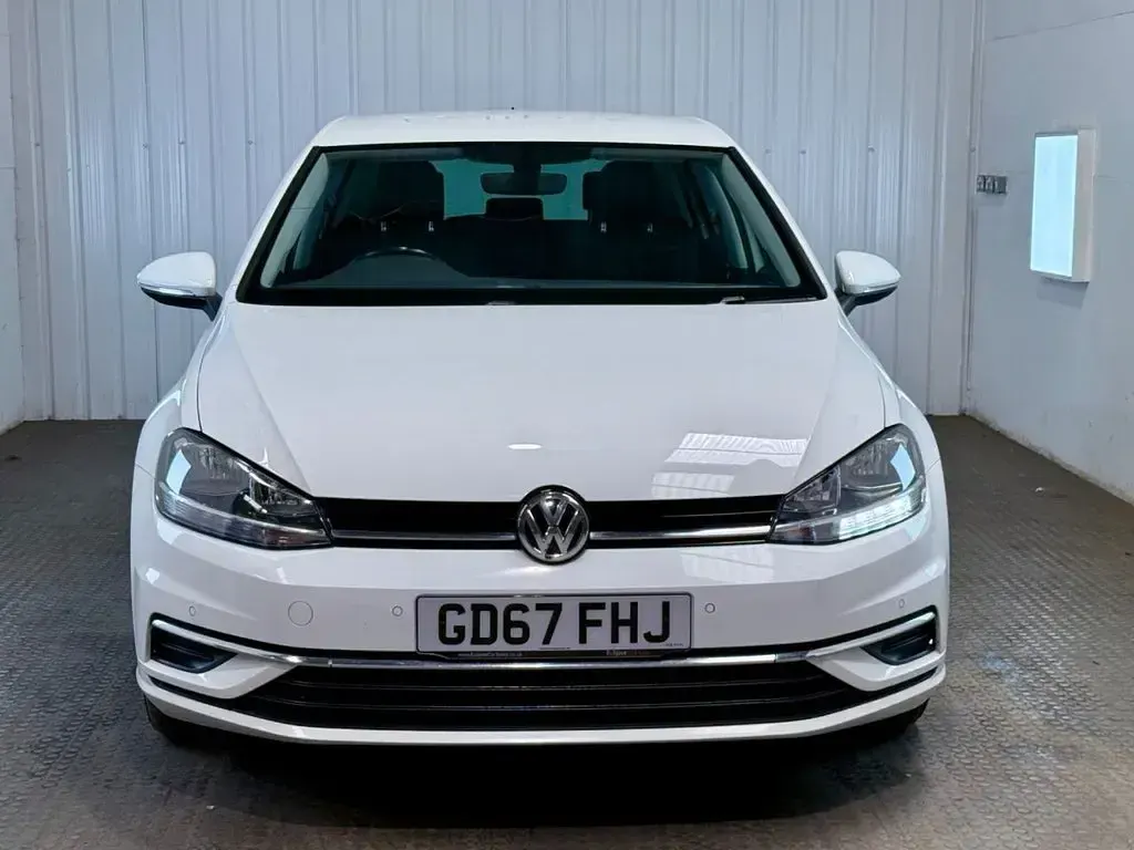 Used VW Golf VII SE 115 HP (84 kW) 2018 White Hatchback