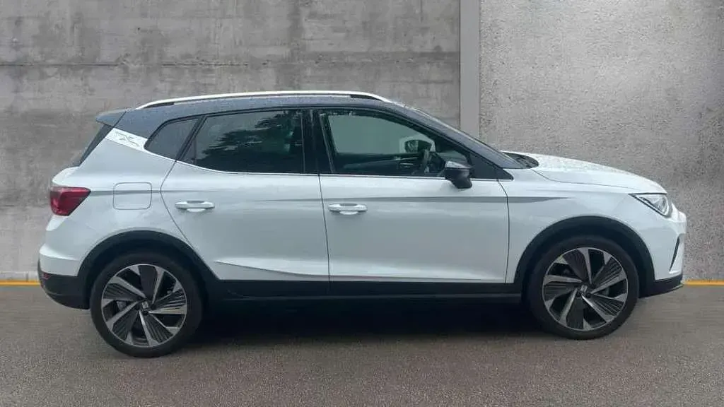 Used Seat Arona FR Sport 115 HP (84 kW) 2024 White SUV