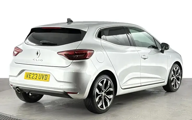 Used Renault Clio Techno 90 HP (66 kW) 2023 Silver Hatchback