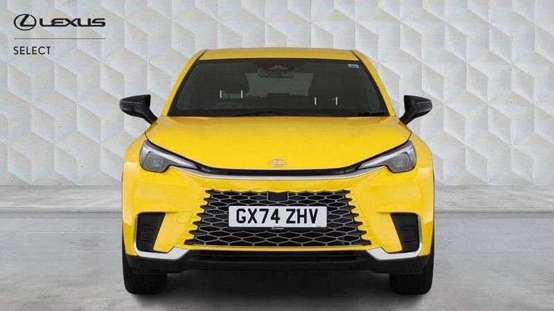 Used Lexus LBX 134 HP (98 kW) 2024 Yellow SUV