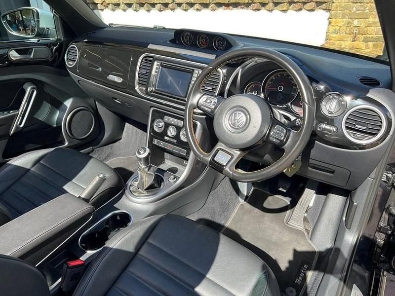 Used VW Beetle Cabriolet Dune 105 HP (77 kW) 2018 Black Cabriolet