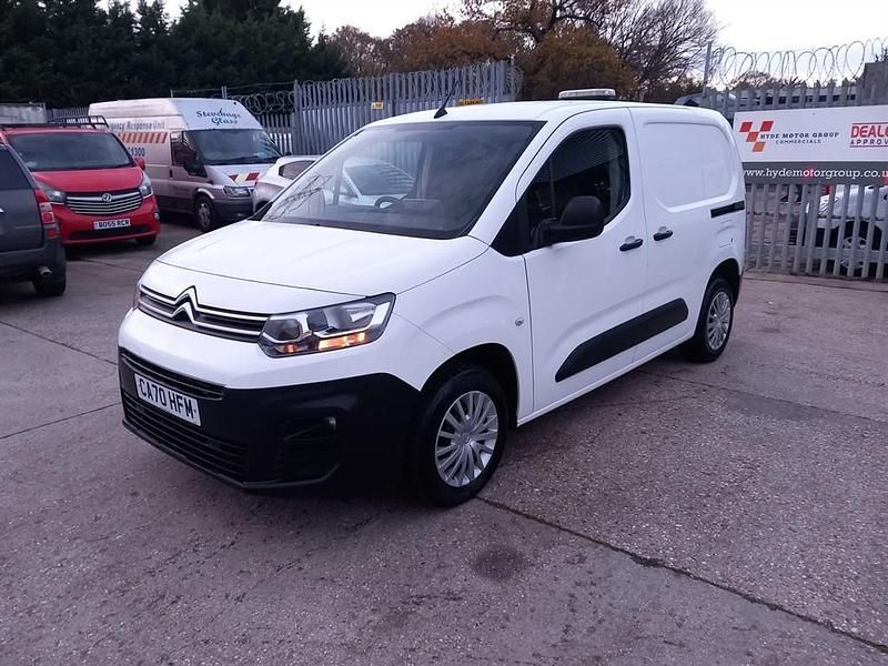 White Used 2020 Citroën Berlingo Start MPV | £8,750 (Good price) - Image 1/4