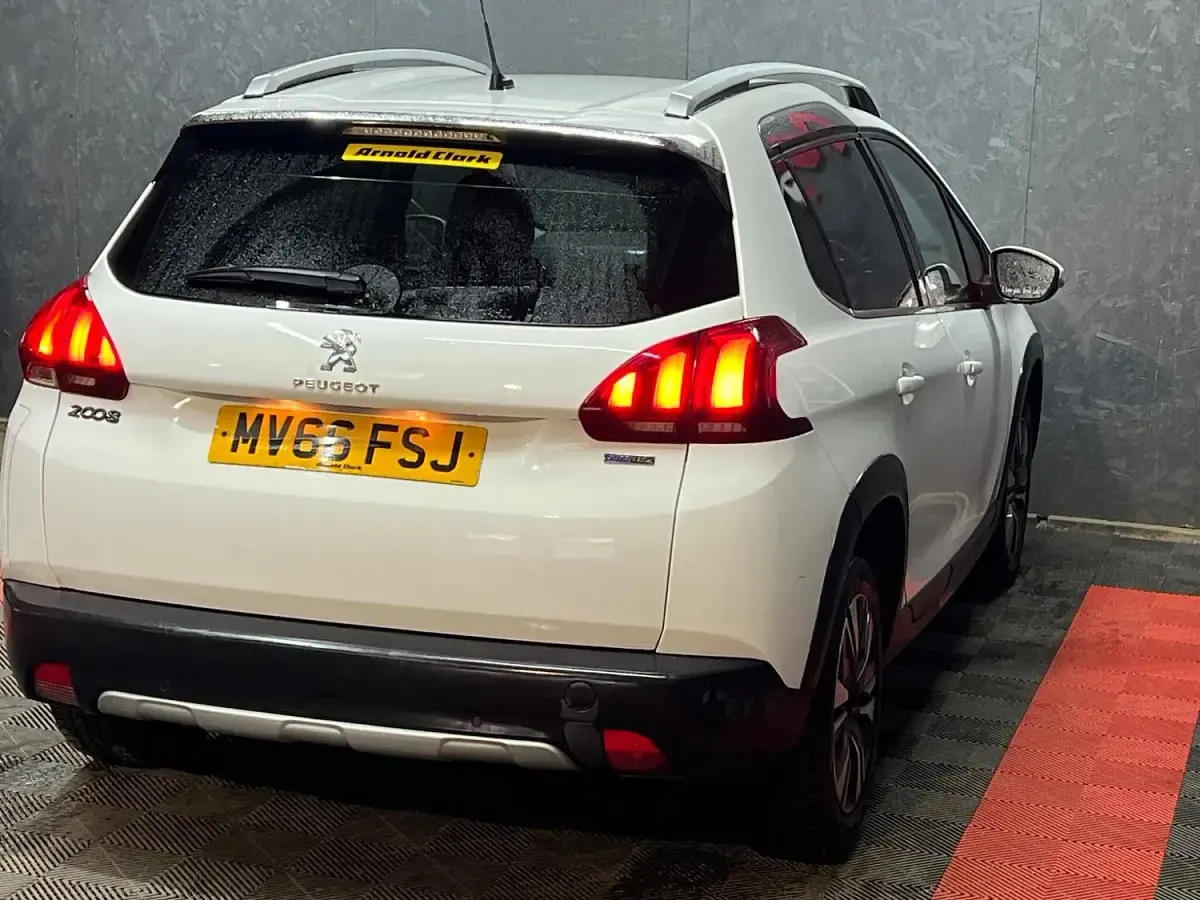 Used Peugeot 2008 Allure 82 HP (60 kW) 2016 White SUV