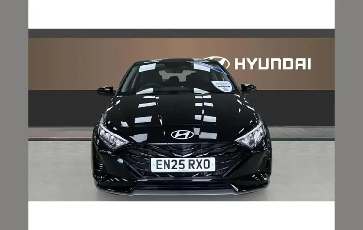 Used Hyundai i20 Advanced 100 HP (73 kW) 2025 Black Hatchback